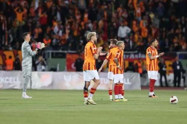 Foto - Fenerbahçe'nin sahadan çekilmesi dünya basınında! Ali Koç istediğini aldı