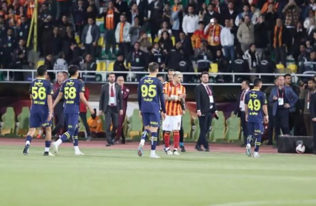 Foto - Fenerbahçe'nin sahadan çekilmesi dünya basınında! Ali Koç istediğini aldı