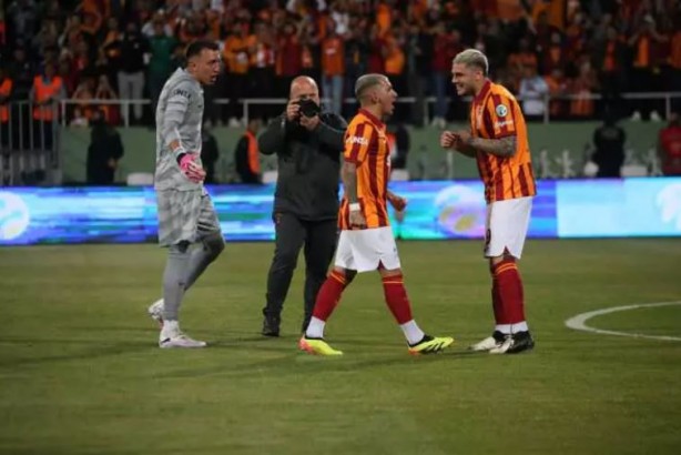 Foto - Fenerbahçe'nin sahadan çekilmesi dünya basınında! Ali Koç istediğini aldı