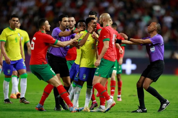 Foto - Fenerbahçe'nin son bombası sol beke geliyor! Amrabat transferinin maliyeti belli oldu