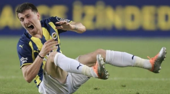 Foto - Fenerbahçe’nin taklacı kaptanı için bomba! Bir takım daha kapıya geldi: Kötü performans yapmasına rağmen: Odak noktası Mert Hakan…