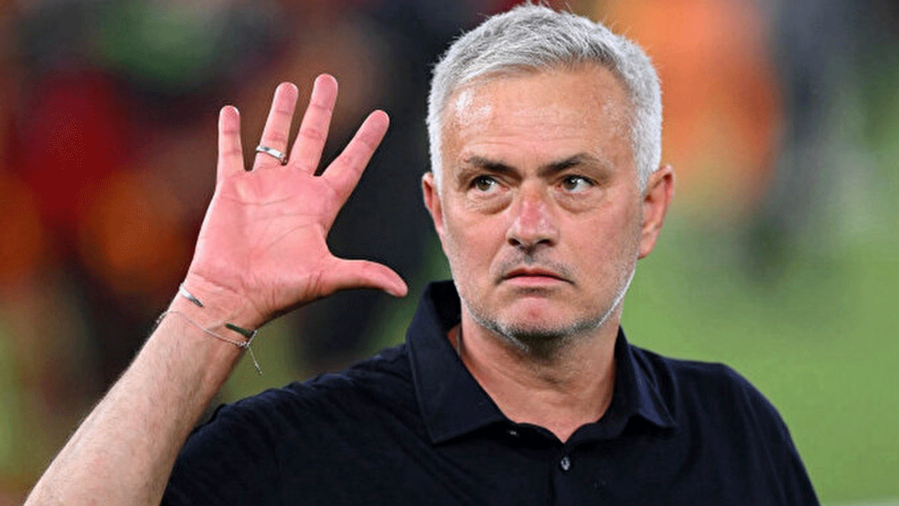 Fenerbahçe'nin teknik patronu Mourinho'dan olay Galatasaray paylaşımı
