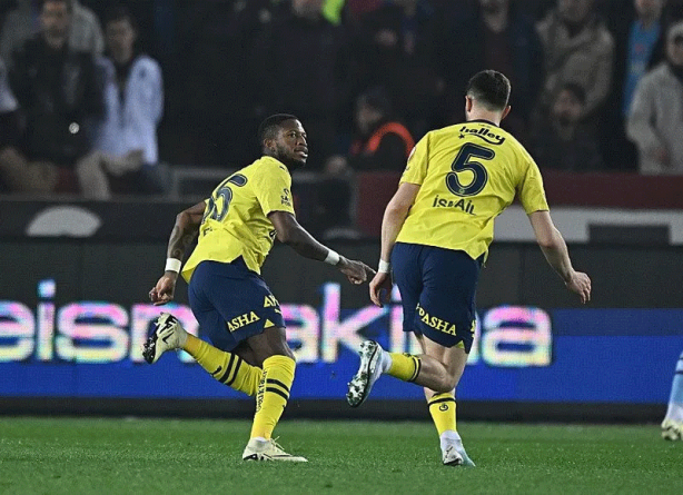 Foto - Fenerbahçe’nin yeni golcüsü belli oldu! Ali Koç Süper Lig’de yılın transferini yapıyor: İşte İsmail Kartal’ın yeni prensi…