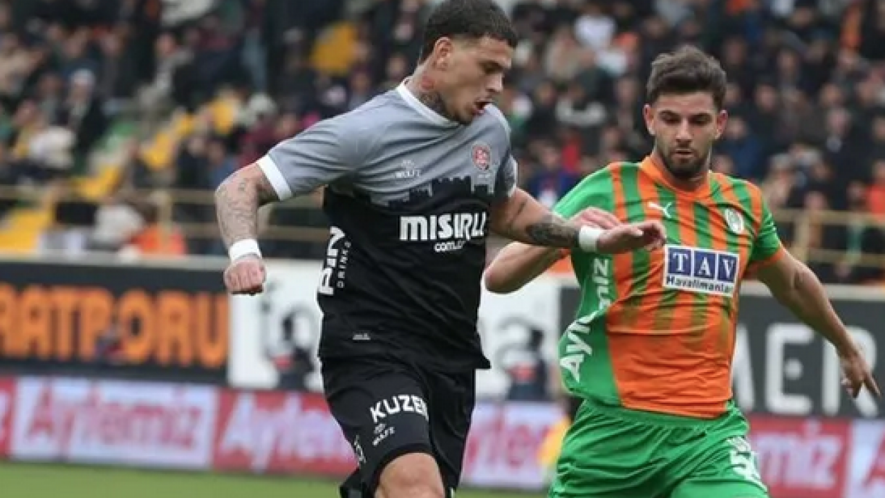 Fenerbahçe'nin yeni stoperi Süper Lig'den! Transfere sıcak bakıyor: Yönetim işi bitirecek