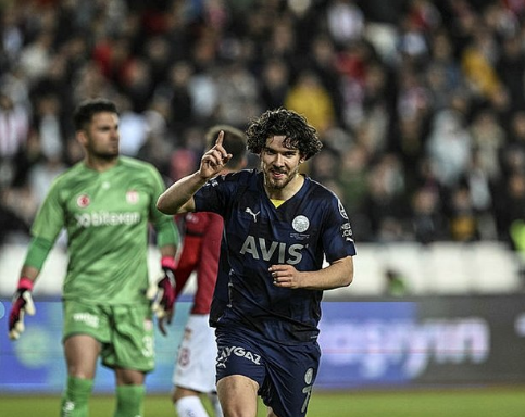 Foto - Fenerbahçe'nin yıldızı yuvadan ayrılıyor! Rekor bonservis...