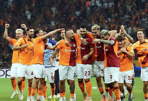 Foto - Fenerbahçe'ye bir çalım daha! Galatasaray durmak bilmiyor...
