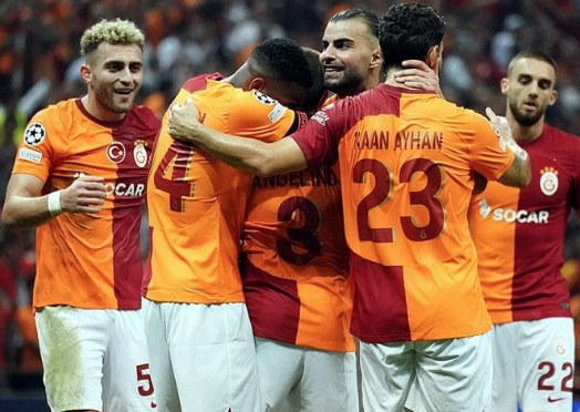 Foto - Fenerbahçe'ye bir çalım daha! Galatasaray durmak bilmiyor...