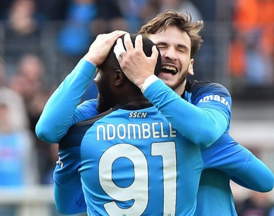 Foto - Fenerbahçe'ye bir çalım daha! Galatasaray durmak bilmiyor...