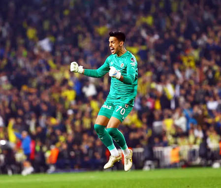 Foto - Fenerbahçe'ye boyu çok tartışılacak kaleci! Sürpriz iddia...