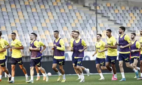 Foto - Fenerbahçe'ye çok ama çok kötü haber! O futbolcu iflas etti: Yıldız isim kadro dışı!