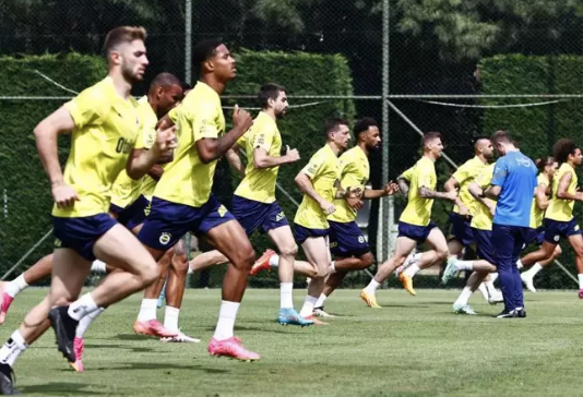 Foto - Fenerbahçe'ye çok ama çok kötü haber! O futbolcu iflas etti: Yıldız isim kadro dışı!