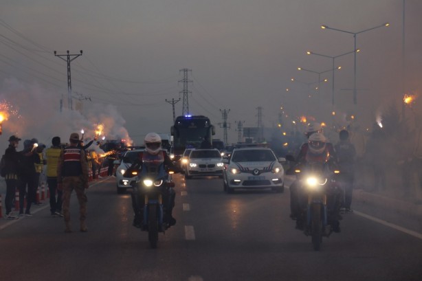 Foto - Fenerbahçe’ye Malatya’da coşkulu karşılama