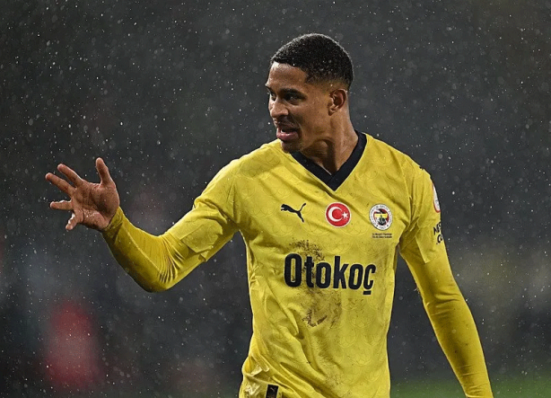 Foto - Fenerbahçe'ye Rize'de galibiyeti getiren konuşma! Edin Dzeko, öyle sözler kullandı ki...