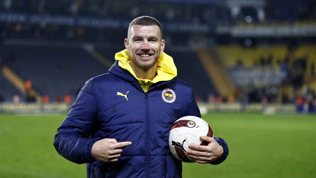 Foto - Fenerbahçe'ye veda etmişti! Edin Dzeko’nun yeni adresi belli oldu 