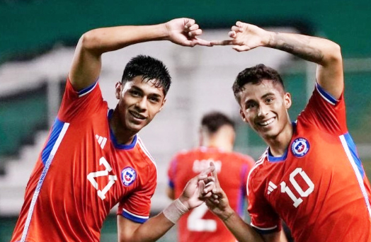 Foto - Fenerbahçe'yi heyecanlandıracak rakamı Türkiye'ye duyurdu.. Fenerbahçe'nin gözü genç yıldızda!