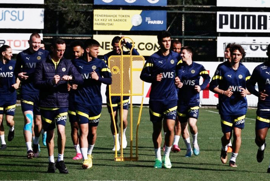 Foto - Fenerbahçe'yi heyecanlandıracak rakamı Türkiye'ye duyurdu.. Fenerbahçe'nin gözü genç yıldızda!