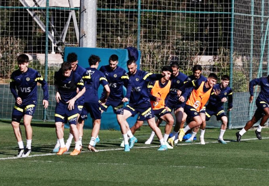 Foto - Fenerbahçe'yi heyecanlandıracak rakamı Türkiye'ye duyurdu.. Fenerbahçe'nin gözü genç yıldızda!