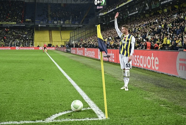 Foto - Fenerbahçe’yi yıkan haber geldi! İsmail Kartal’ın planları alt üst olacak: İki yıldız birden ayrılıyor