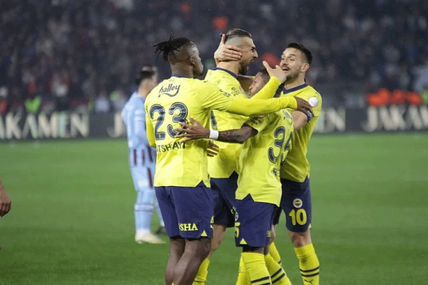 Foto - Fenerbahçe’yi yıkan haber geldi! İsmail Kartal’ın planları alt üst olacak: İki yıldız birden ayrılıyor