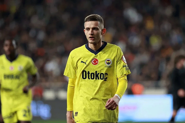 Foto - Fenerbahçe’yi yıkan haber geldi! İsmail Kartal’ın planları alt üst olacak: İki yıldız birden ayrılıyor