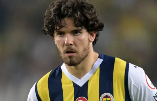 Ferdi Kadıoğlu için yol ayrımı geldi! İlginç hamleyi başlattı bile! Yolun açık olsun biyonik adam…