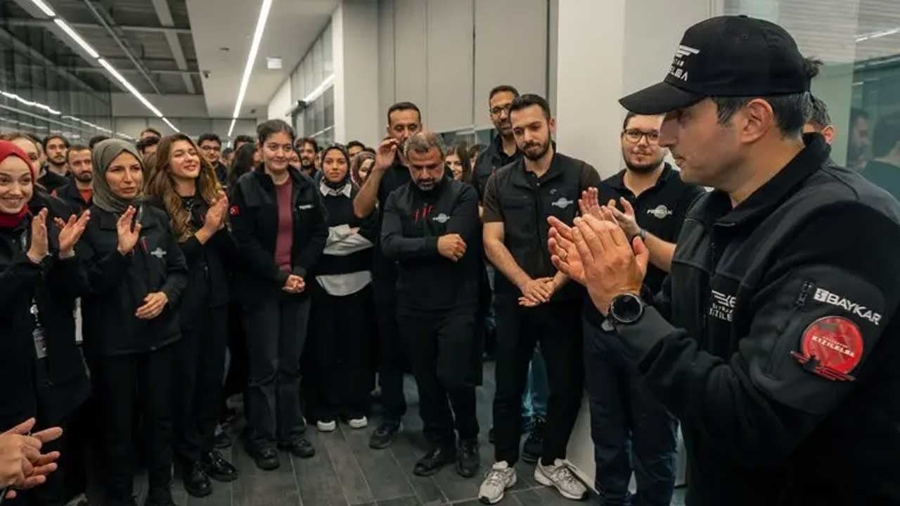 Foto - Fergani tarihe geçti! FRG-100D4 uzaya çıktı