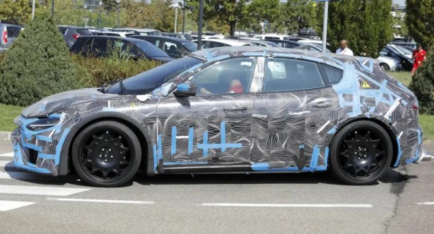 Foto - Ferrari'nin ilk elektrikli otomobili görüntülendi