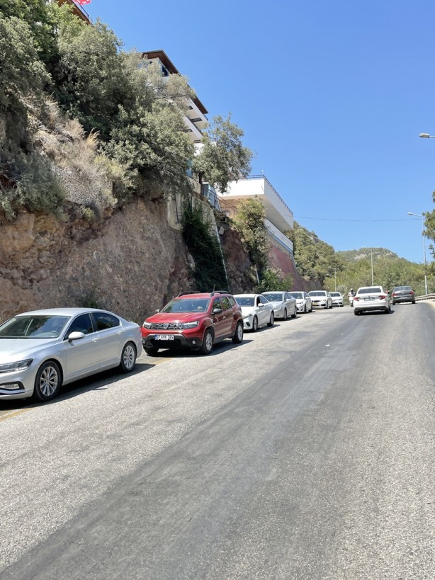 Foto - Fethiye'de araç kuyruğu
