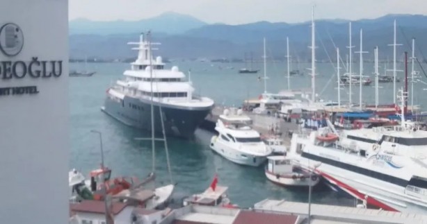 Fethiye'de mega yat "Ice"a yakıt ikmali yapıldı