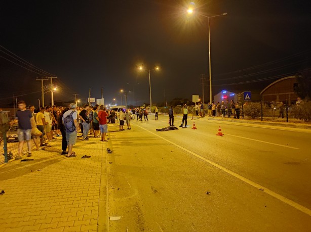 Foto - Fethiye'de motosikletle araba çarpıştı: 1 ölü, 2 yaralı