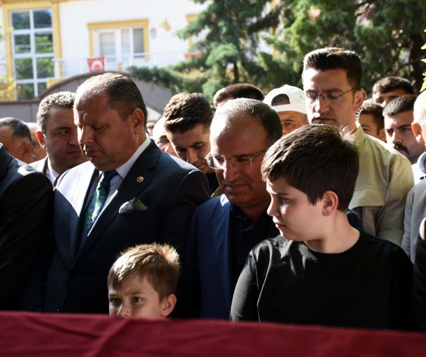 Foto - FETÖ davalarının kritik ismiydi! Evinde ölü bulunan Şükrü Çağlar son yolculuğuna uğurlandı!