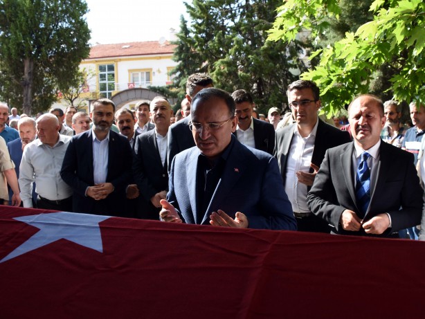 Foto - FETÖ davalarının kritik ismiydi! Evinde ölü bulunan Şükrü Çağlar son yolculuğuna uğurlandı!