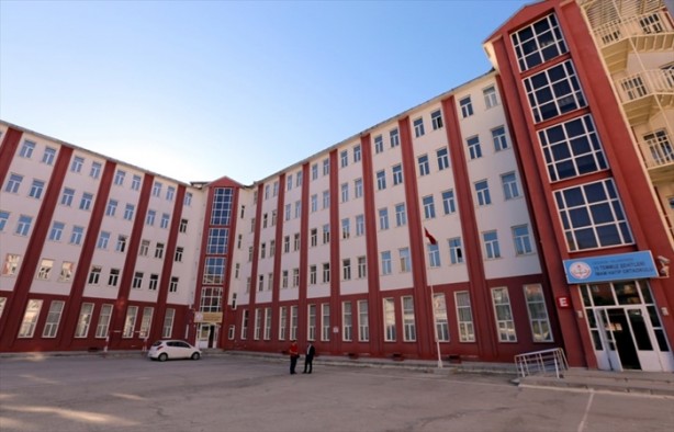 Foto - FETÖ okulunda özel bölüm!