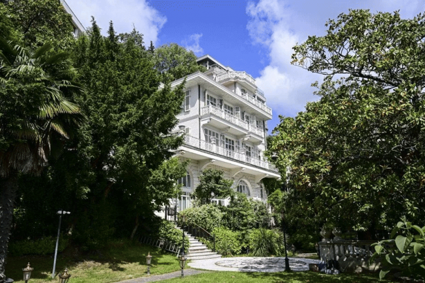 Foto - FETÖ’cü Akın İpek’in yalısı satışta! Arınç’ın savunduğu "Melek Anne" 750 milon liralık köşkte oturmuş