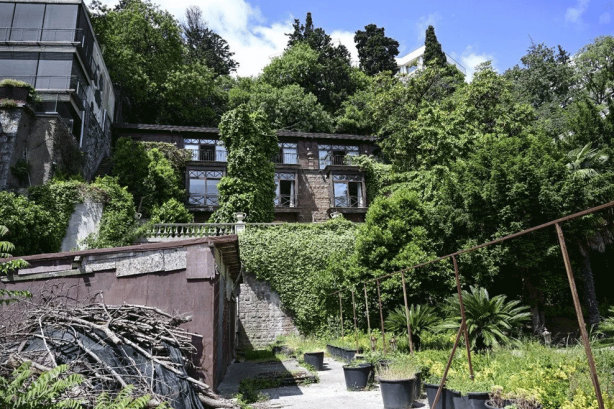 Foto - FETÖ’cü Akın İpek’in yalısı satışta! Arınç’ın savunduğu "Melek Anne" 750 milon liralık köşkte oturmuş