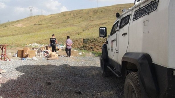 Foto - FETÖ'cü hainler Kuran'ı bile yerlere atmış!