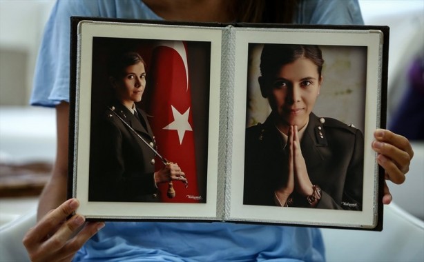 Foto - FETÖ'cülerin işkencesini anlattı baba gözyaşlarını tutamadı