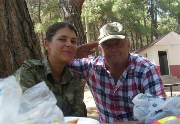 Foto - FETÖ'cülerin işkencesini anlattı baba gözyaşlarını tutamadı