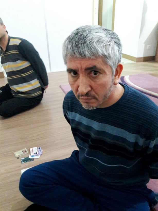 Foto - FETÖ'den aranan 1 hakim, 2 savcı yakalandı