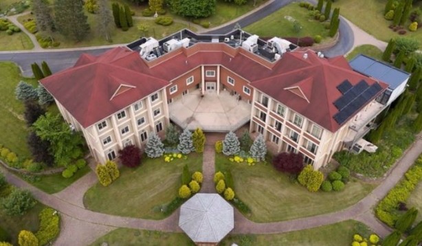 FETÖ'nün ihanet yuvasının son hali dikkat çekti! Teröristbaşı Gülen kaçırıldı mı?