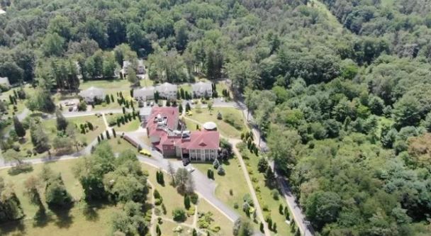 Foto - FETÖ'nün ihanet yuvasının son hali dikkat çekti! Teröristbaşı Gülen kaçırıldı mı?