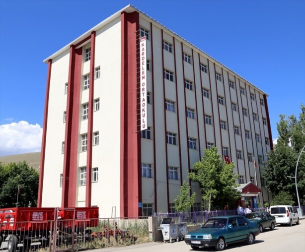 Foto - FETÖ'nün kız yurdunda bakın ne ele geçirildi!