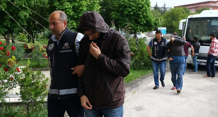 Foto - FETÖ’nün YouTube kanalına çıktı her şeyi itiraf etti 'Soruları çaldık'