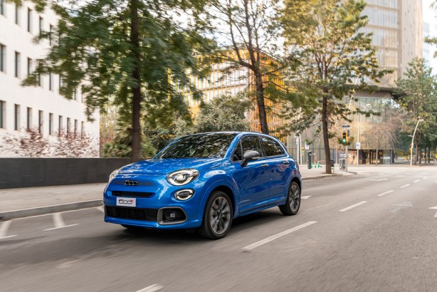 Fiat 500X yenilendi! Hibrit teknolojisine sahip olan aracın fiyatı ne kadar?