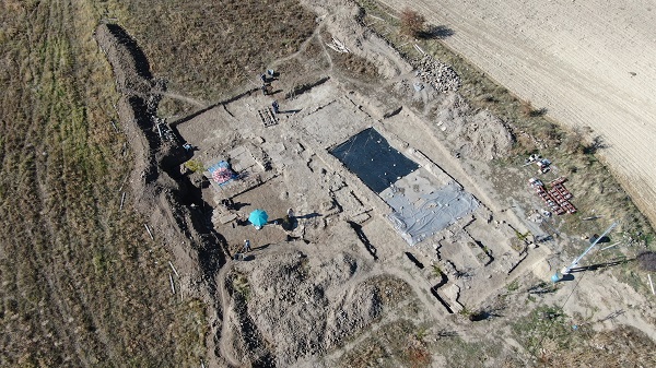 Foto - Fidan dikmek için toprağı kazarken buldu! Roma dönemine ait o tarla müze olacak