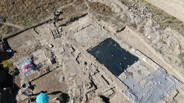 Foto - Fidan dikmek için toprağı kazarken buldu! Roma dönemine ait o tarla müze olacak