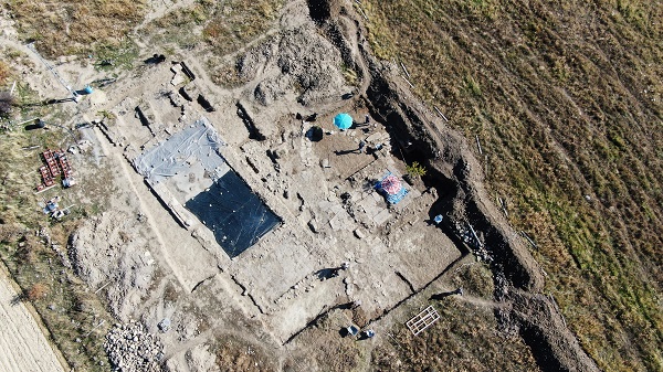 Foto - Fidan dikmek için toprağı kazarken buldu! Roma dönemine ait o tarla müze olacak