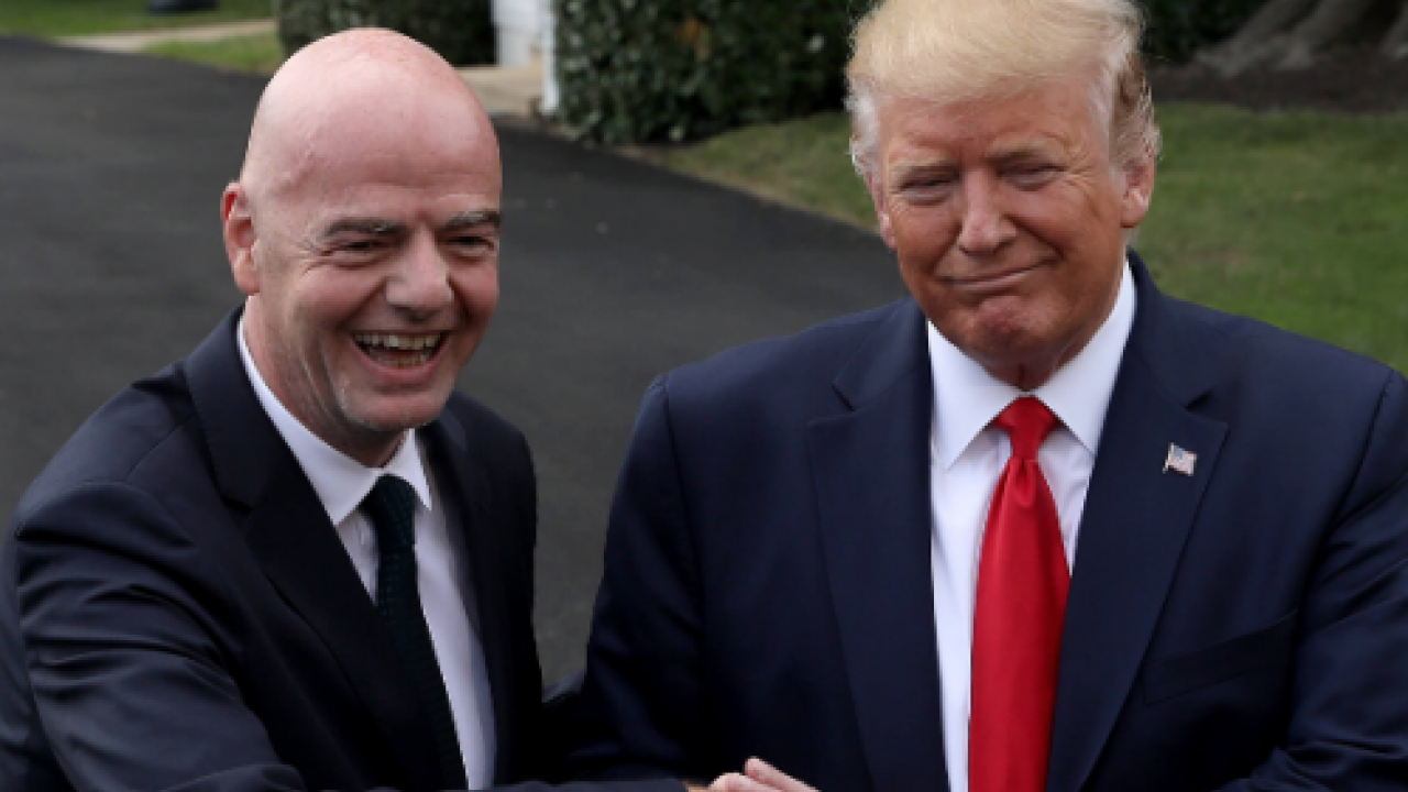 FIFA tüm dünyayı karşısına aldı: Trump'a barışı ödülü veren Infantino zorda...