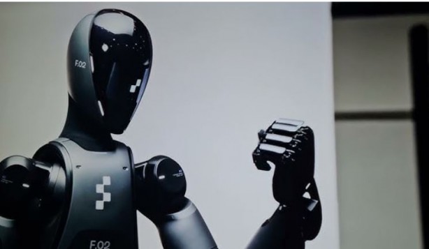 Figure yeni insansı robotunu tanıttı! BMW’de işbaşı yaptı