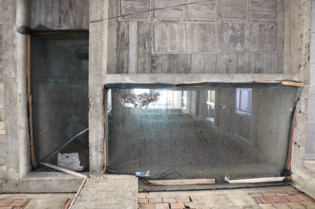 Foto - Fıkra değil gerçek! Altından sokak geçen apartman